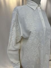 Dogal Dokulu Nakis Islemeli Keten Gomlek