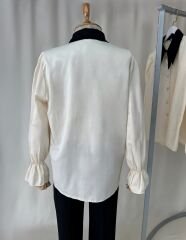 Siyah Çift Yaka Detaylı Işıltılı Taşlı Gömlek – Ekru